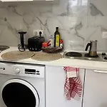 Spacious Home In Central Paris With Air Conditioning And Kitchen And 10 Mins To Eiffel Tower&5Mins To Metro